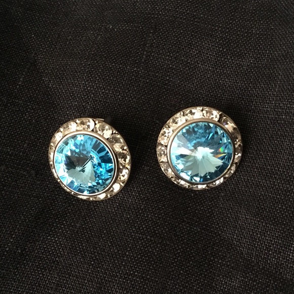 NEW Vintage clip Swarovski earrings - Picture 2 of 9